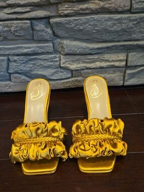 Women's Satin Ruffle Slide Heels - Gold Size 7